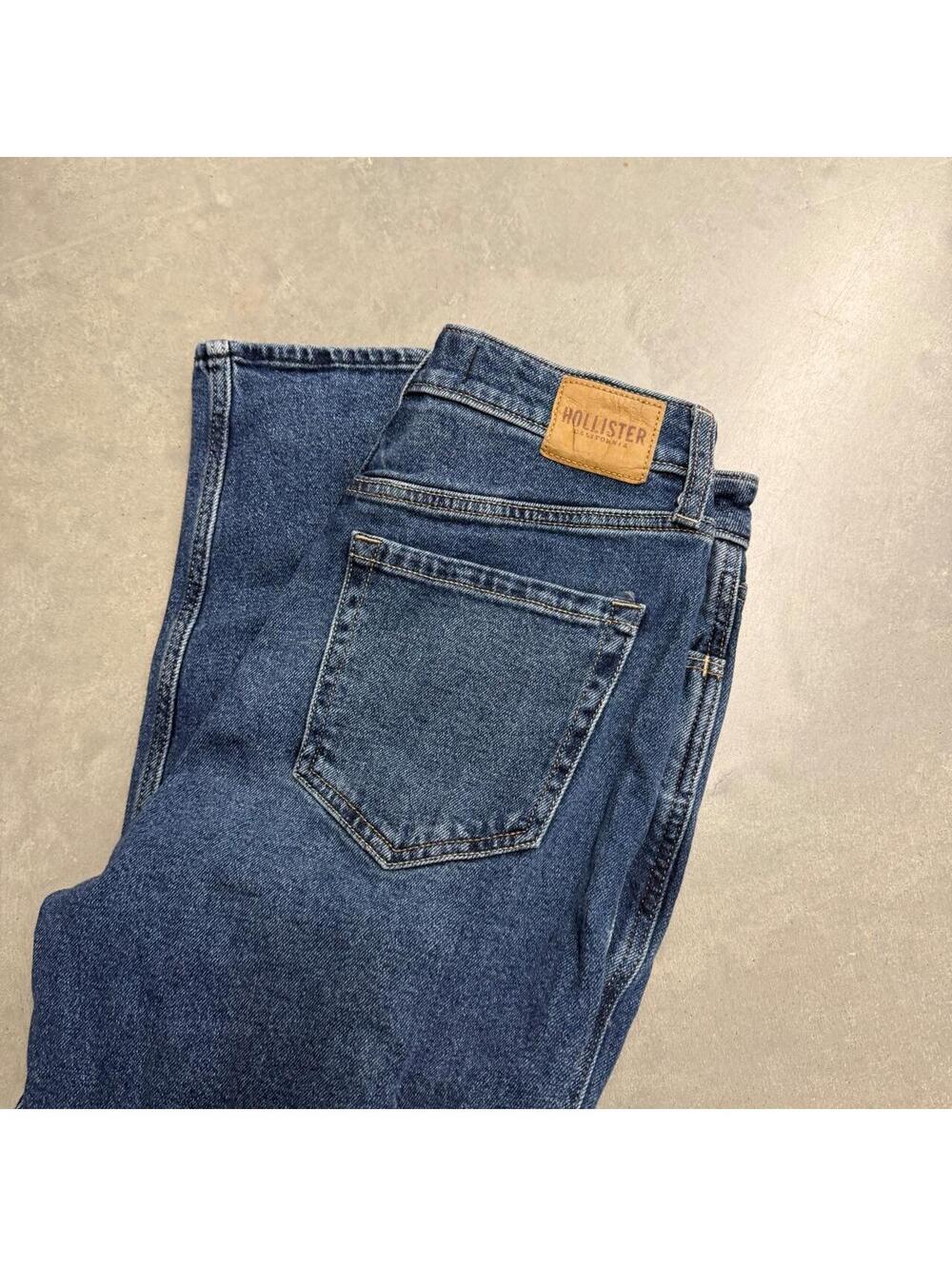 Y2K Women's Hollister Curvy Ultra High Rise Mom Navy Jeans Sized 6 Waist 21